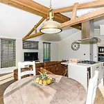 Keswick Reach Retreat Resort