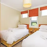 Resort Keswick Reach Retreat