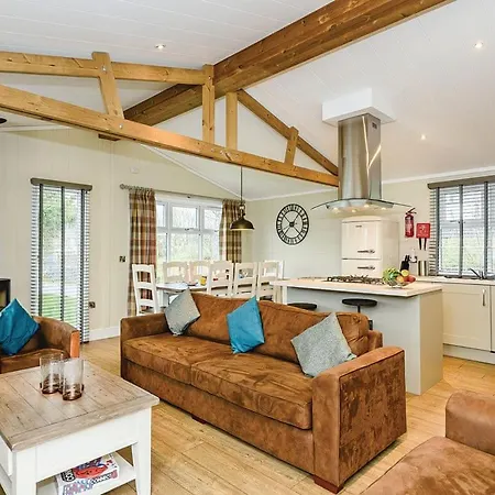Keswick Reach Retreat Resort