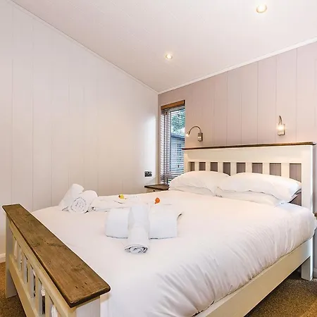 Keswick Reach Retreat Resort