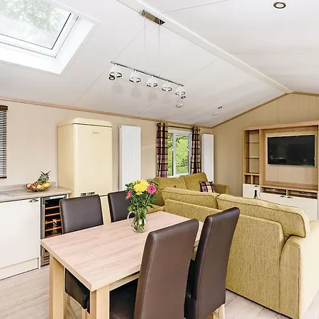 Keswick Reach Retreat Resort