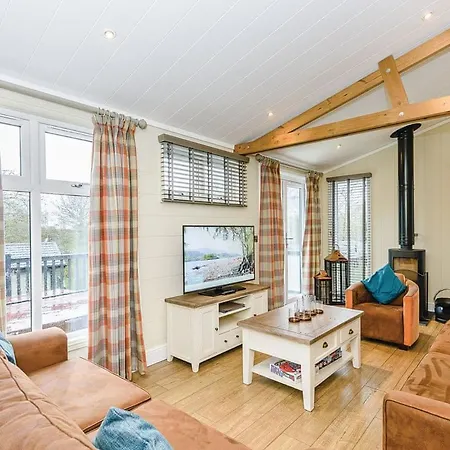 Resort Keswick Reach Retreat