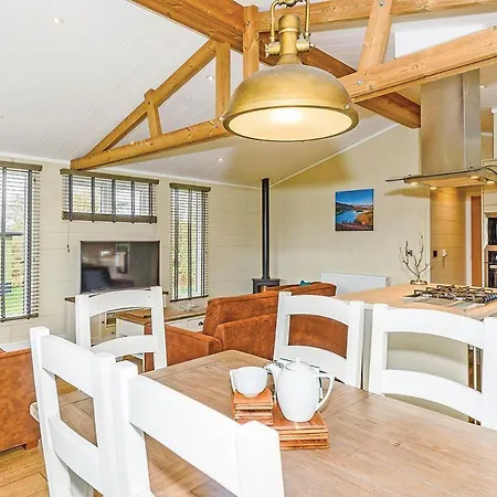 Keswick Reach Retreat Resort