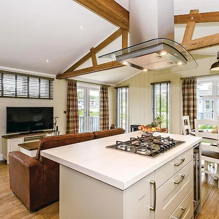 Keswick Reach Retreat Resort