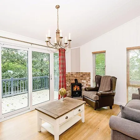 Keswick Reach Retreat Resort *