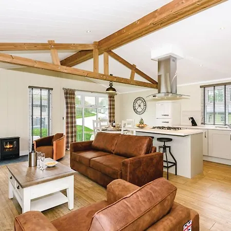 Keswick Reach Retreat Resort