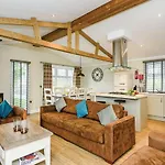 Keswick Reach Retreat Resort