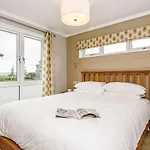 Resort Keswick Reach Retreat *