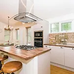 Keswick Reach Retreat Resort