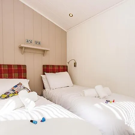 אתר נופש Keswick Reach Retreat Bassenthwaite Lake