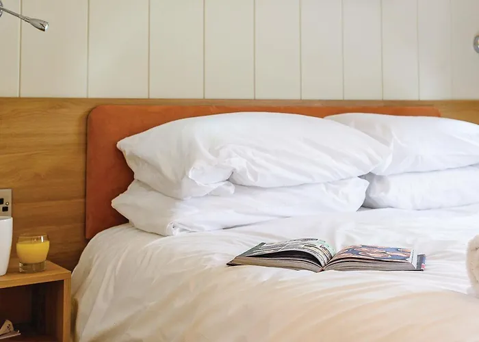 Resort Keswick Reach Retreat *