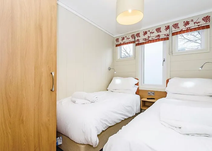 Resort Keswick Reach Retreat *