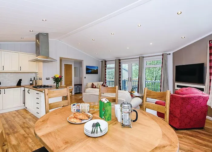 Resort Keswick Reach Retreat