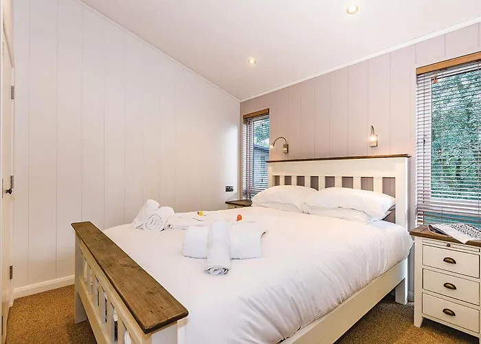 Keswick Reach Retreat Resort