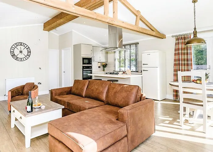 Resort Keswick Reach Retreat *