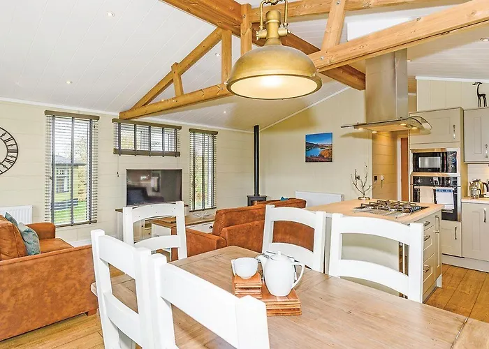 Keswick Reach Retreat Resort