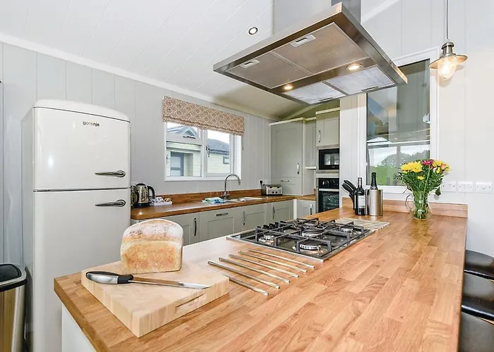 Resort Keswick Reach Retreat