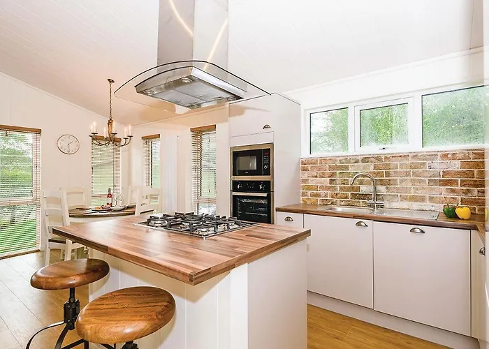 Keswick Reach Retreat Resort