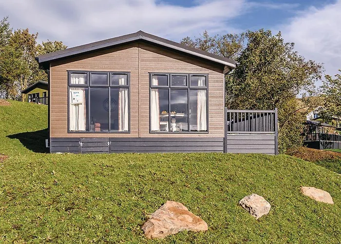 Resort Keswick Reach Retreat