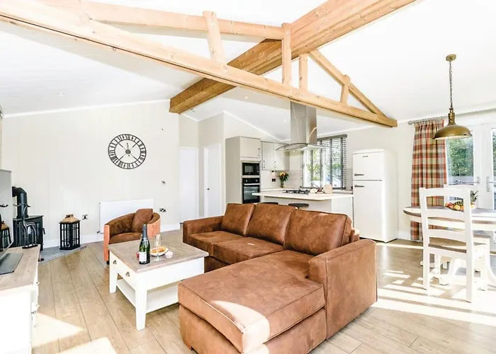 Resort Keswick Reach Retreat