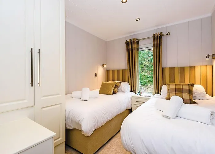 Keswick Reach Retreat Resort