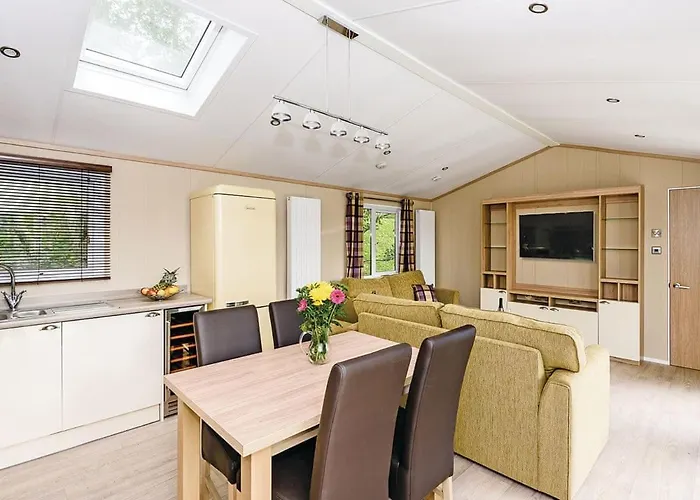 Keswick Reach Retreat Resort