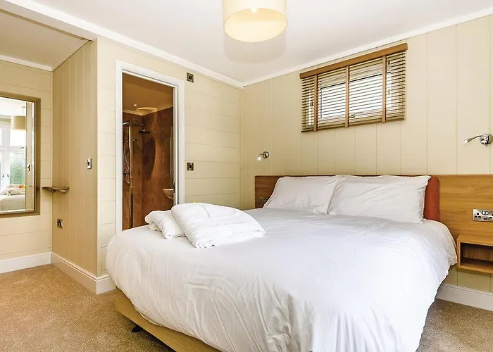 Keswick Reach Retreat Resort