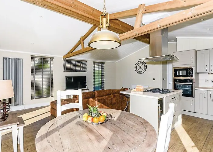 Keswick Reach Retreat Resort