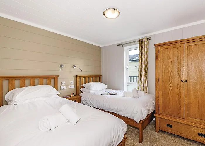 Keswick Reach Retreat Resort