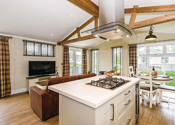 Keswick Reach Retreat Resort