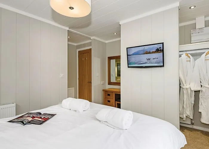 Resort Keswick Reach Retreat *