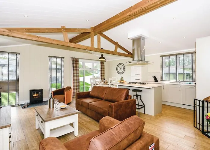 Keswick Reach Retreat Resort